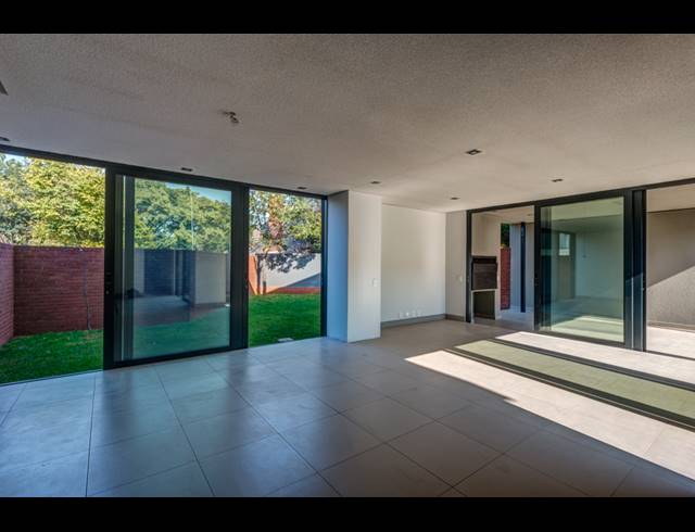 4 BEDROOM CLUSTER TO LET IN WATERKLOOF RIDGE